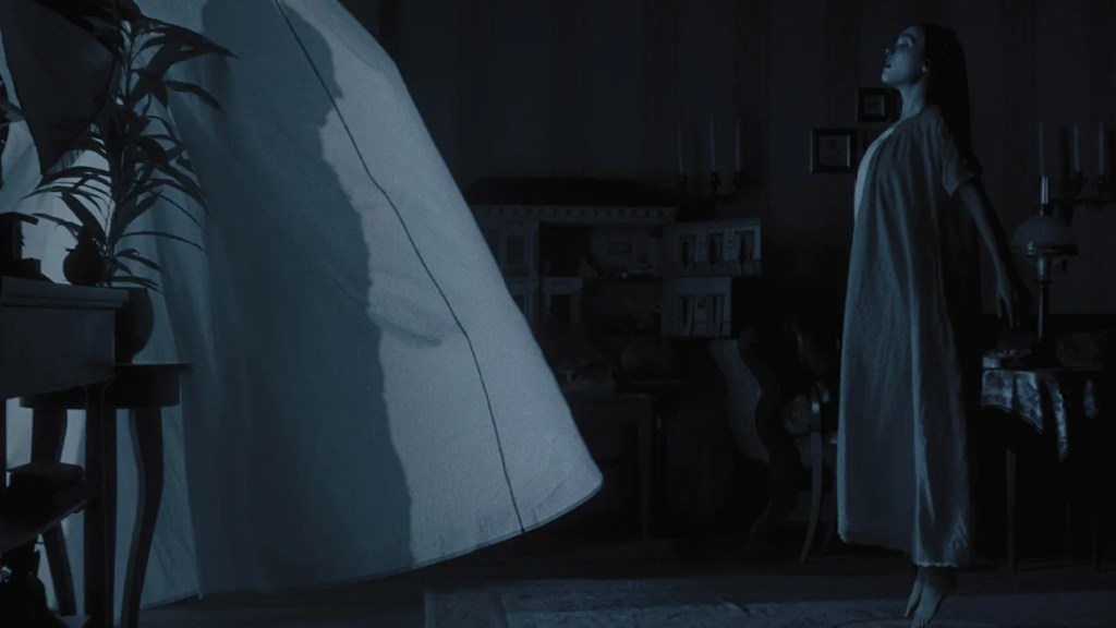 Lily-Rose Depp, Bill Skarsgård in Nosferatu